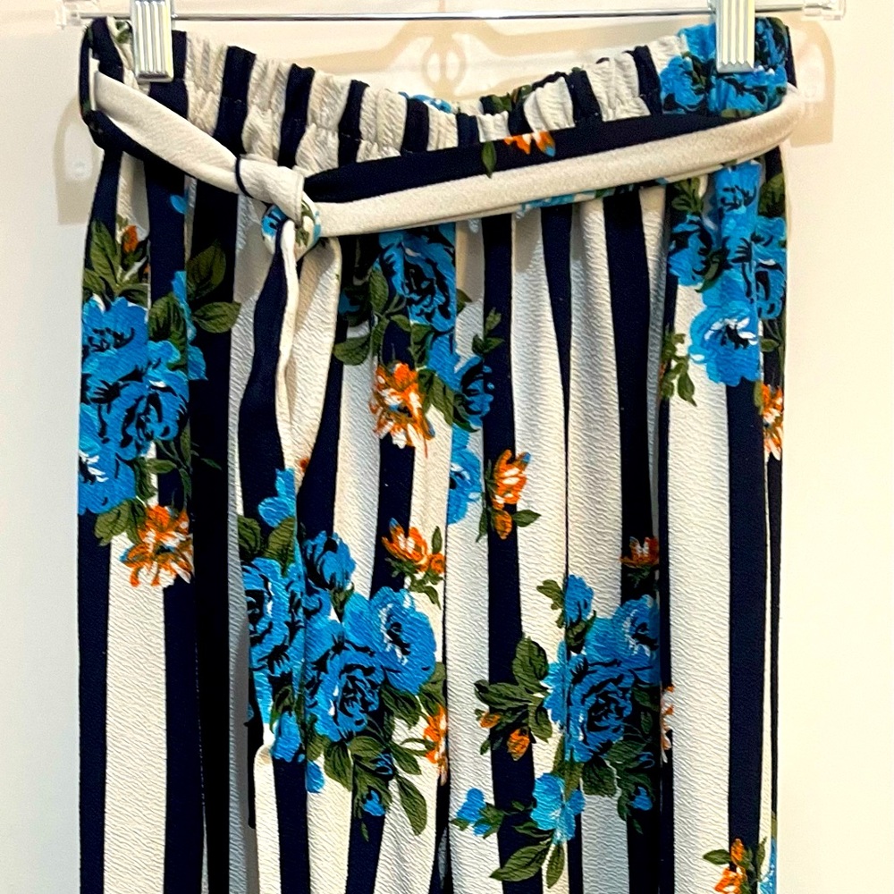 Flower Detailed Pants, Medium